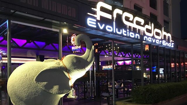 Freedom Ultimate Clubbing & Chillout Dining